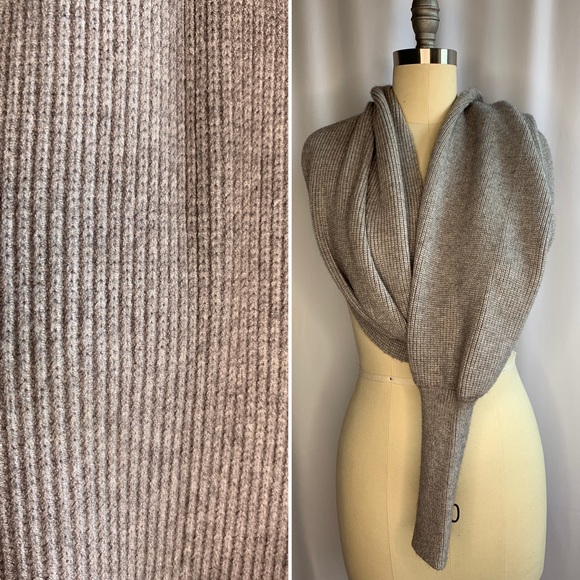 Zara Accessories - Zara Heather Grey Knit Scarf